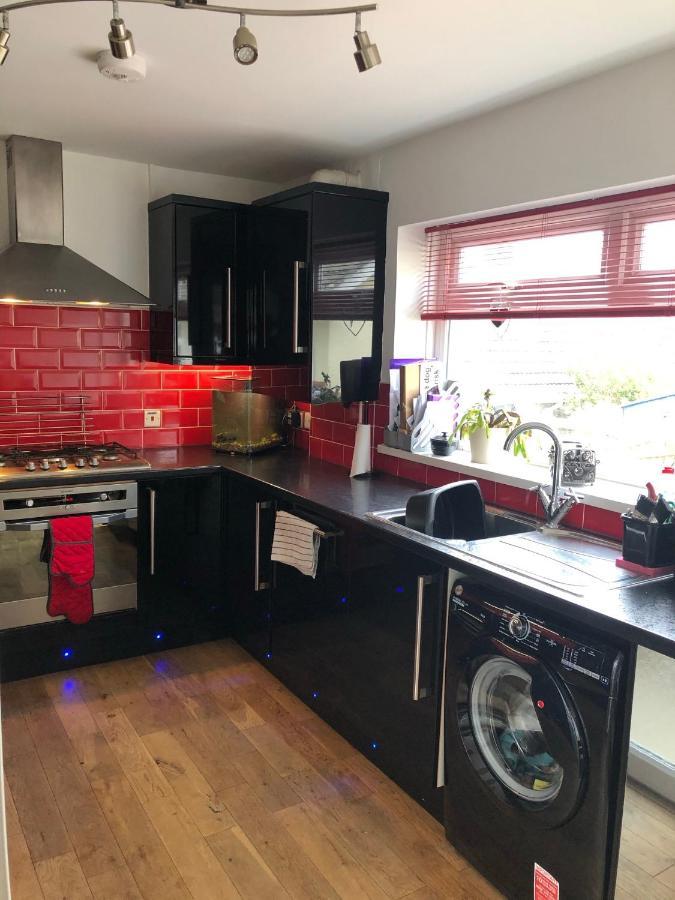 Six By The Sea - 1 Bed House - A Little Something For Everyone Saint Columb Minor Exterior foto
